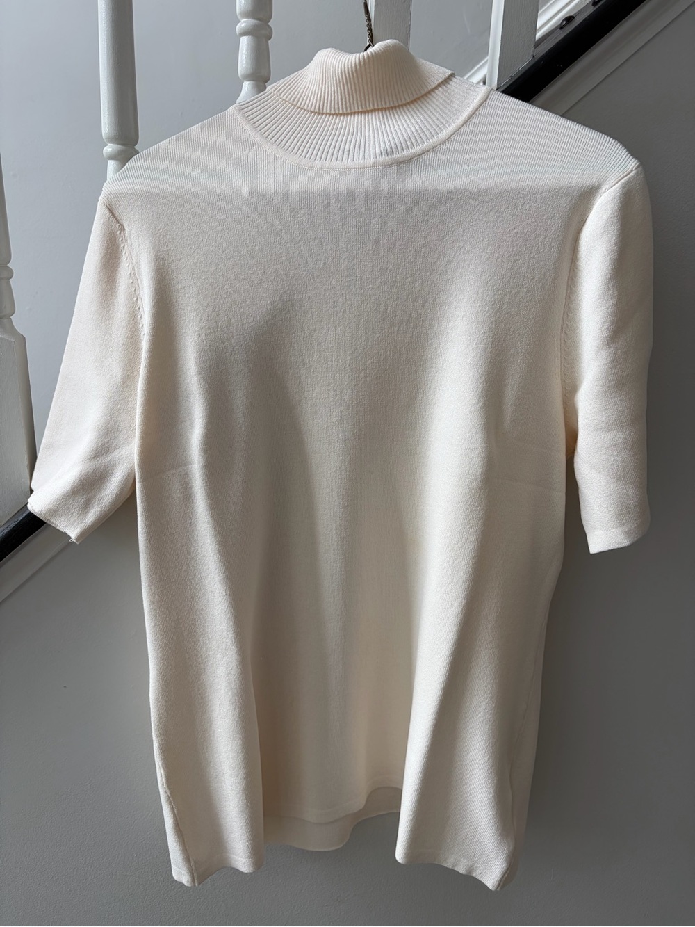 Anne Klein Cream Short-Sleeve Turtleneck Sweater Top